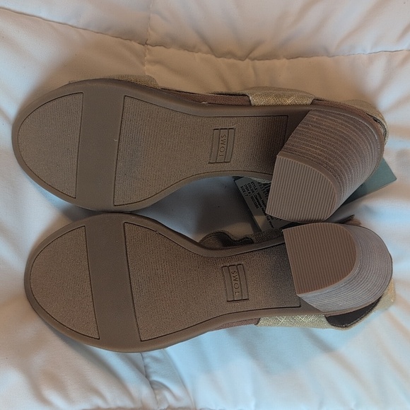 Tom's Size 7 Metallic Foil Champagne Majorca Cut Out Heels, NEW - Picture 6 of 11